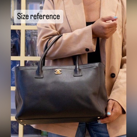 Authentic Chanel Black Calfskin leather Excutive Cerf Tote - Picture 2 of 16